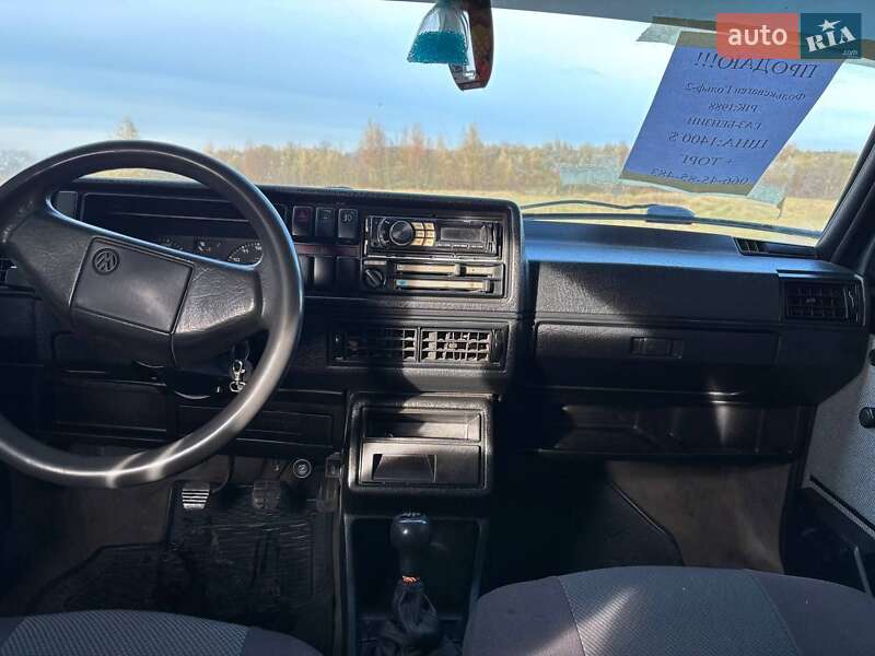 Хэтчбек Volkswagen Golf 1988 в Теофиполе