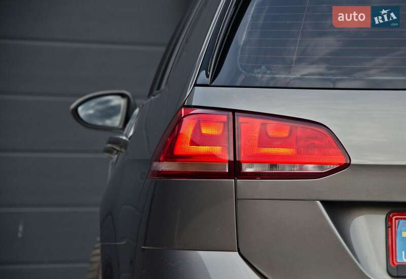 Універсал Volkswagen Golf 2015 в Сарнах