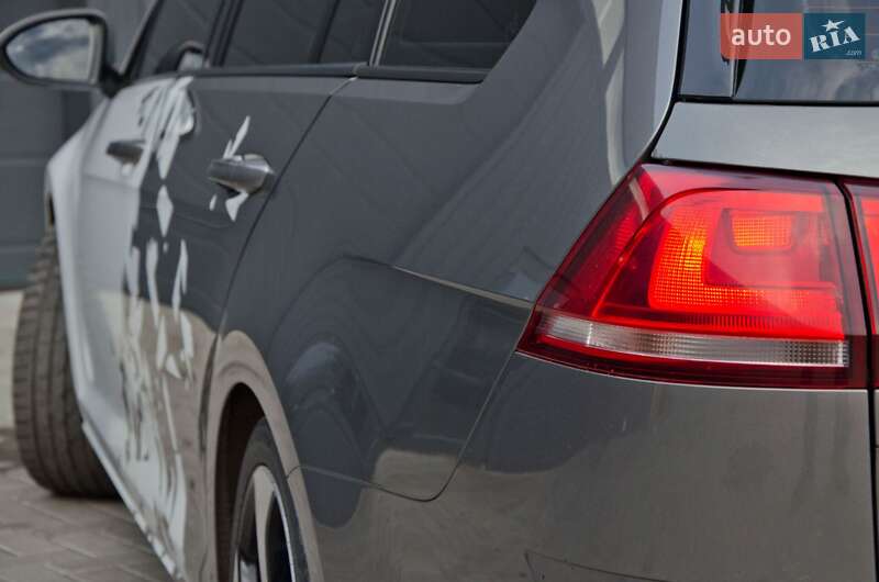 Універсал Volkswagen Golf 2015 в Сарнах