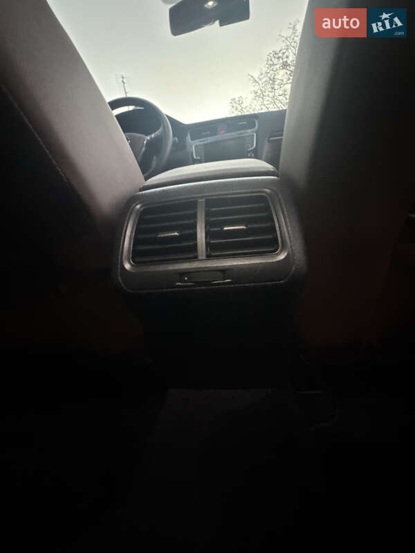 Хэтчбек Volkswagen Golf 2014 в Одессе