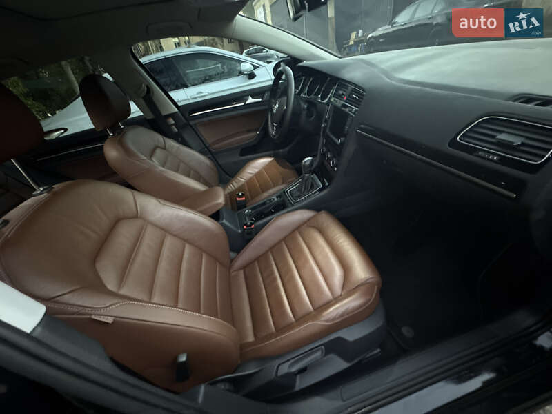 Хэтчбек Volkswagen Golf 2014 в Одессе