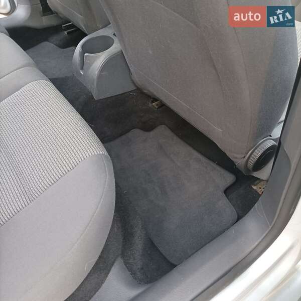 Універсал Volkswagen Golf 2009 в Житомирі