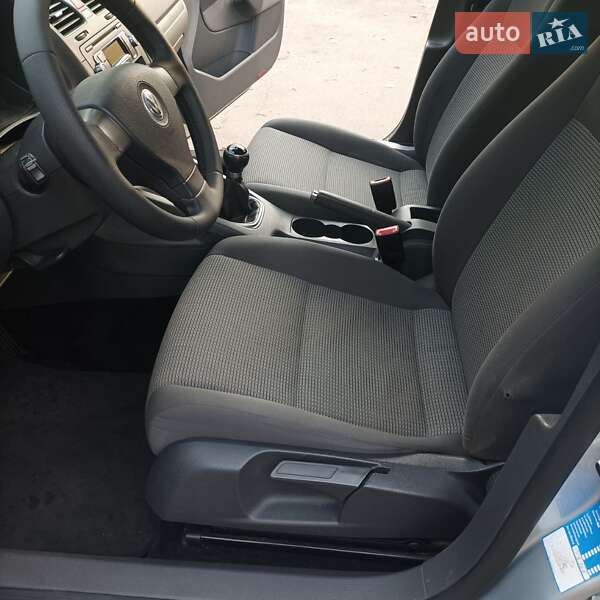 Універсал Volkswagen Golf 2009 в Житомирі