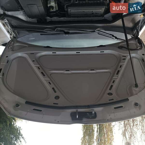 Універсал Volkswagen Golf 2009 в Житомирі