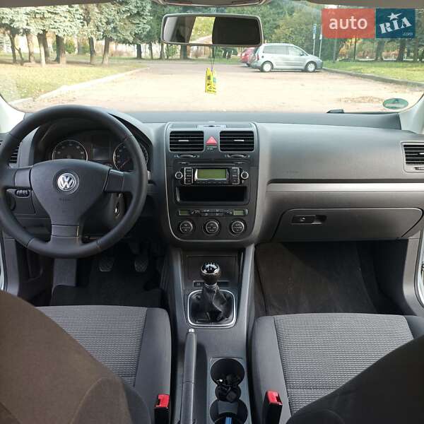 Універсал Volkswagen Golf 2009 в Житомирі