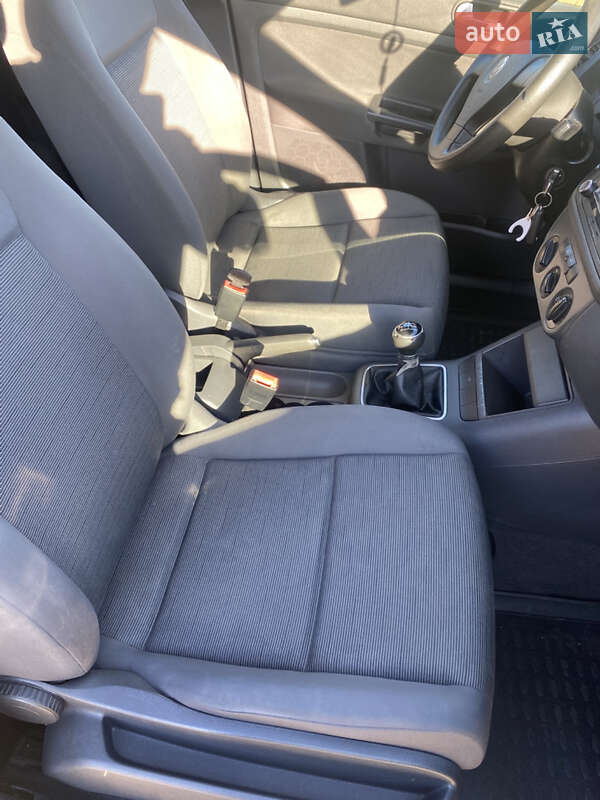 Хэтчбек Volkswagen Golf 2005 в Косове