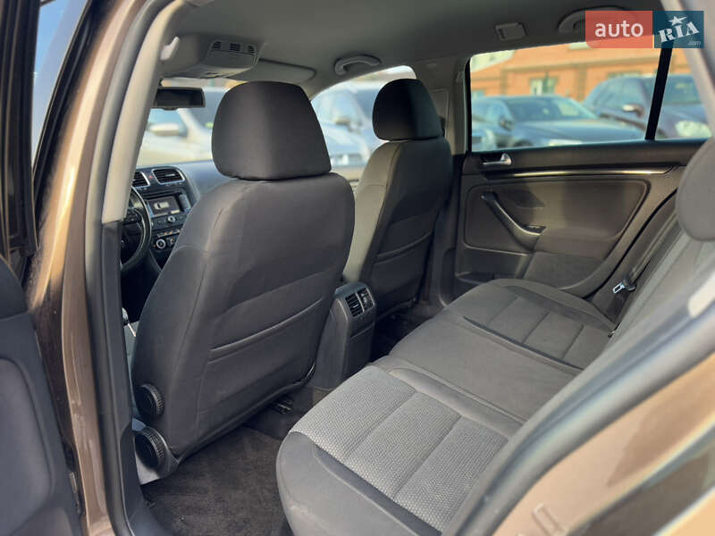 Универсал Volkswagen Golf 2012 в Бердичеве