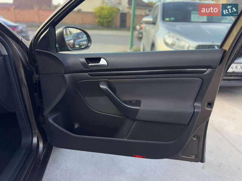 Универсал Volkswagen Golf 2012 в Бердичеве