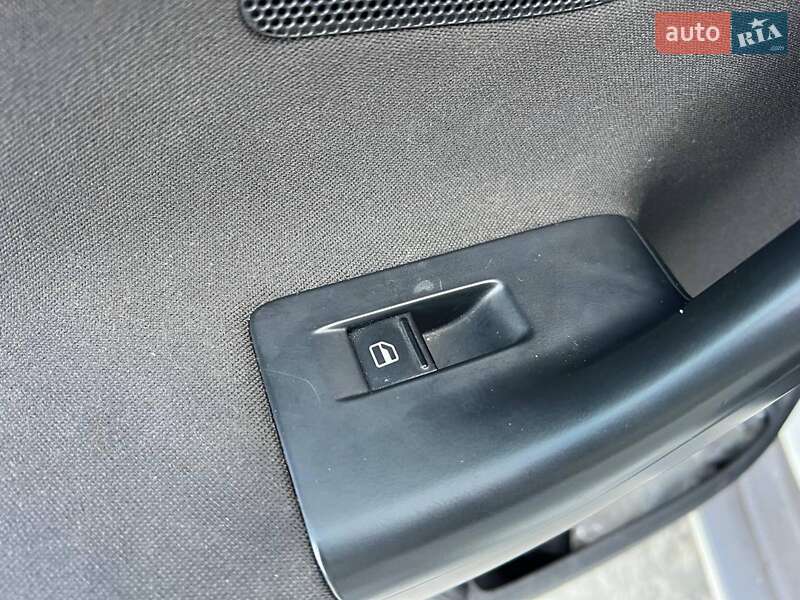 Універсал Volkswagen Golf 2012 в Львові фото 28 Універсал Volkswagen Golf 2012 в Львові