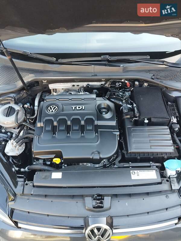 Універсал Volkswagen Golf 2015 в Бучі