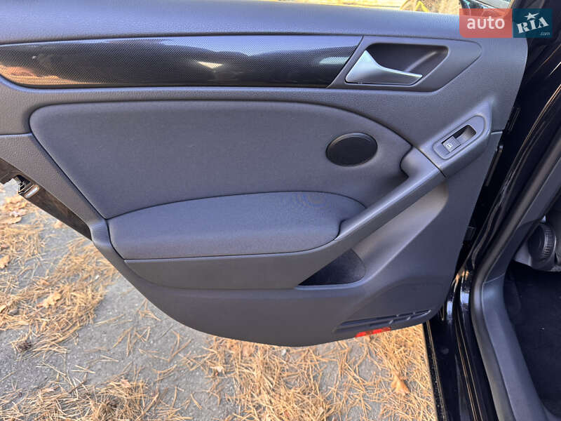 Хэтчбек Volkswagen Golf 2011 в Виннице