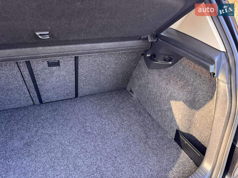 Хэтчбек Volkswagen Golf 2011 в Виннице