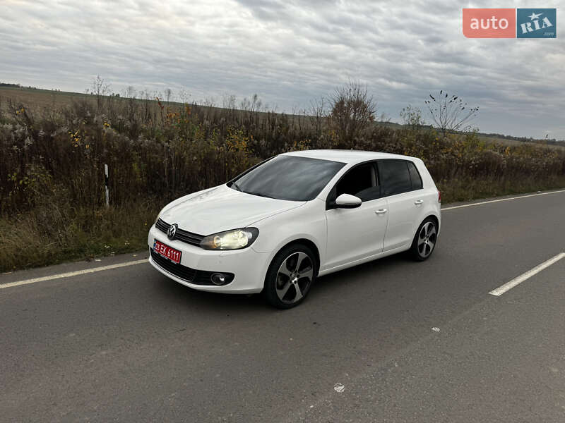 Хэтчбек Volkswagen Golf 2009 в Луцке