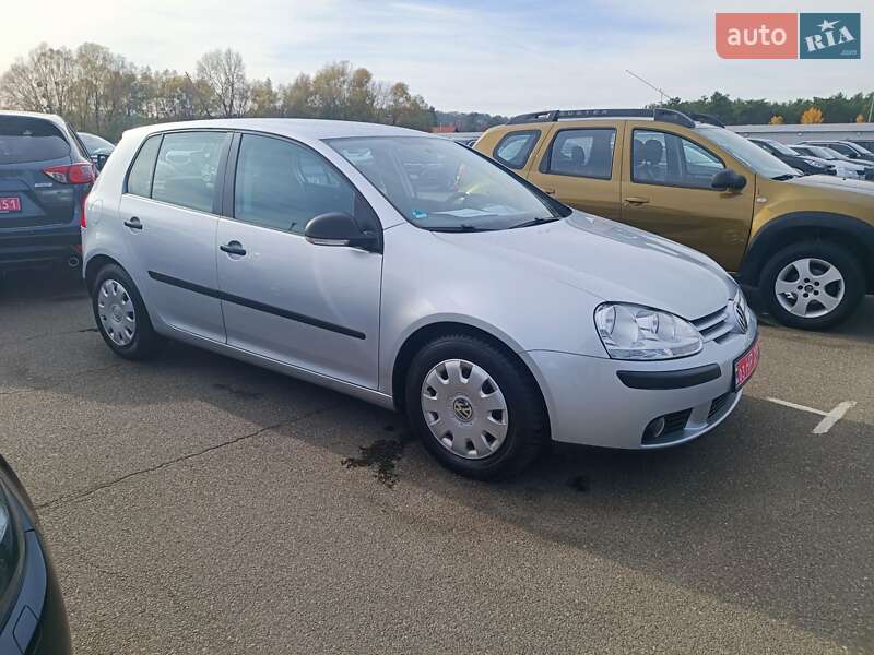 Хэтчбек Volkswagen Golf 2009 в Киеве