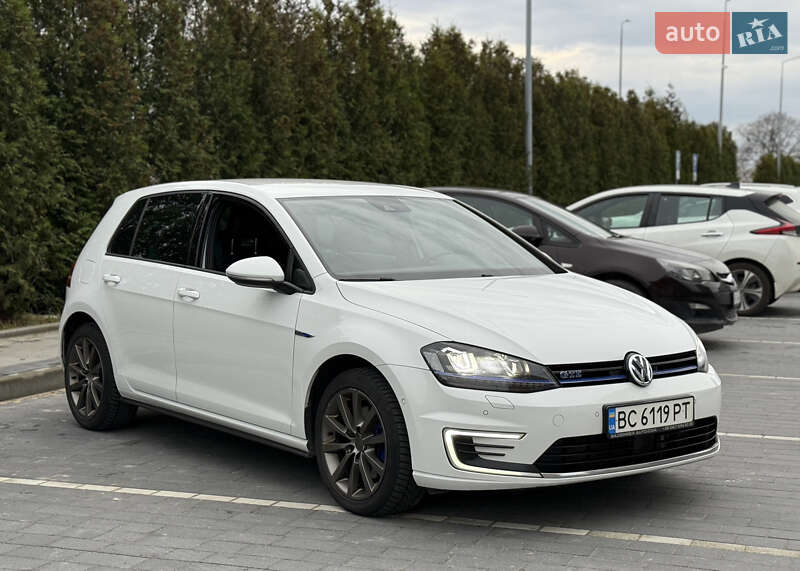 Хэтчбек Volkswagen Golf 2015 в Городке