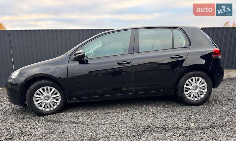 Хэтчбек Volkswagen Golf 2009 в Луцке