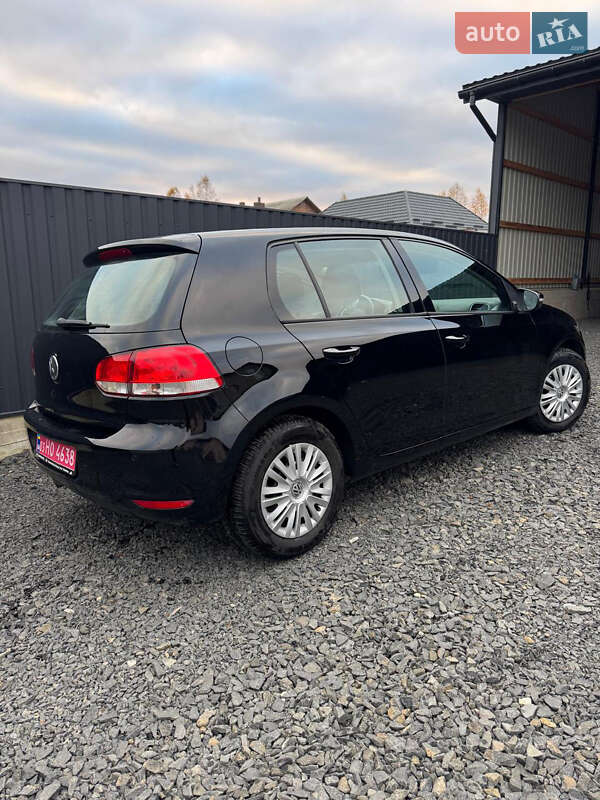 Хэтчбек Volkswagen Golf 2009 в Луцке