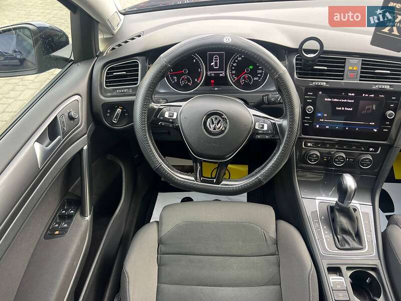 Хэтчбек Volkswagen Golf 2019 в Ивано-Франковске