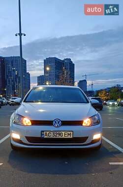 Хэтчбек Volkswagen Golf 2012 в Киеве