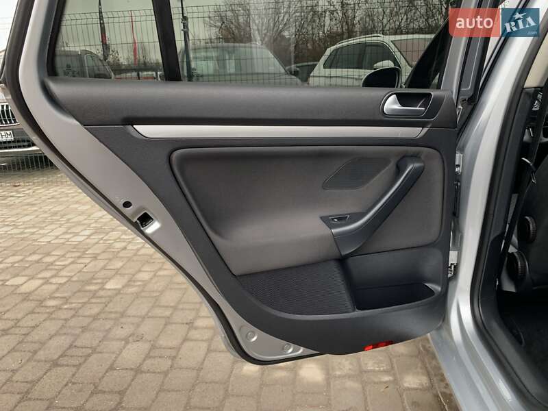 Универсал Volkswagen Golf 2013 в Бердичеве