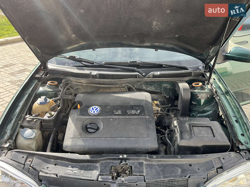 Хэтчбек Volkswagen Golf 2000 в Каменец-Подольском