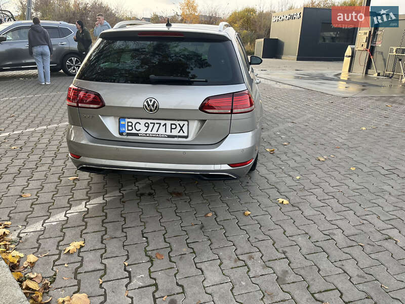 Универсал Volkswagen Golf 2017 в Львове