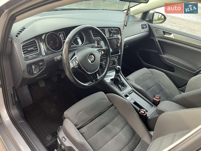 Универсал Volkswagen Golf 2017 в Львове