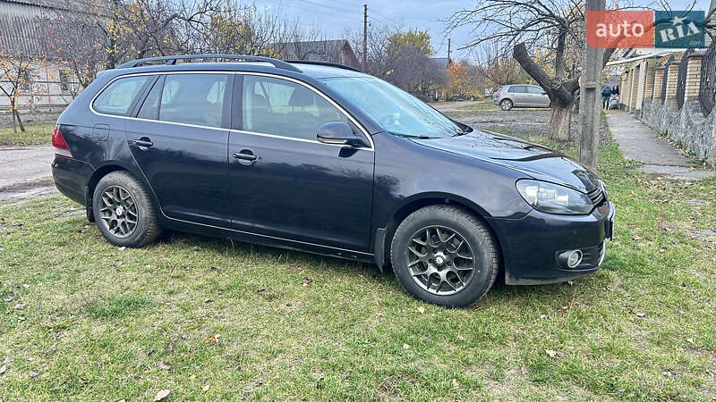Универсал Volkswagen Golf 2010 в Сумах
