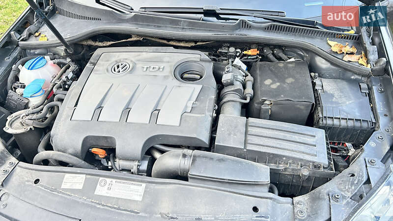 Универсал Volkswagen Golf 2010 в Сумах