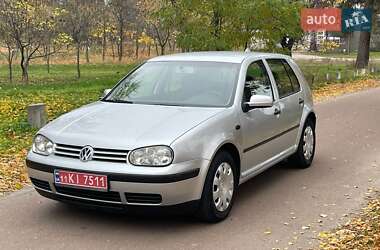 Хэтчбек Volkswagen Golf 2004 в Киеве