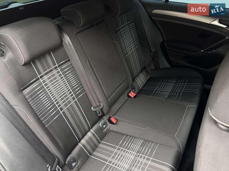 Хэтчбек Volkswagen Golf 2015 в Любомле