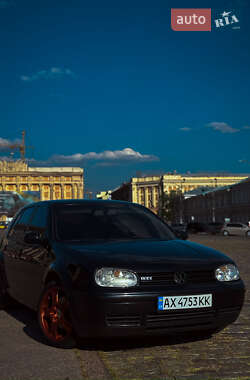 Хетчбек Volkswagen Golf 2001 в Харкові