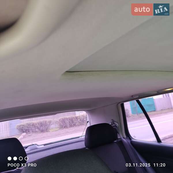 Хэтчбек Volkswagen Golf 2001 в Харькове