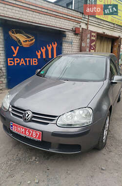 Хэтчбек Volkswagen Golf 2005 в Днепре