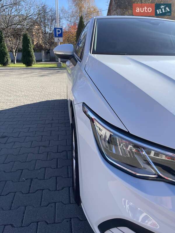 Хэтчбек Volkswagen Golf 2021 в Черновцах