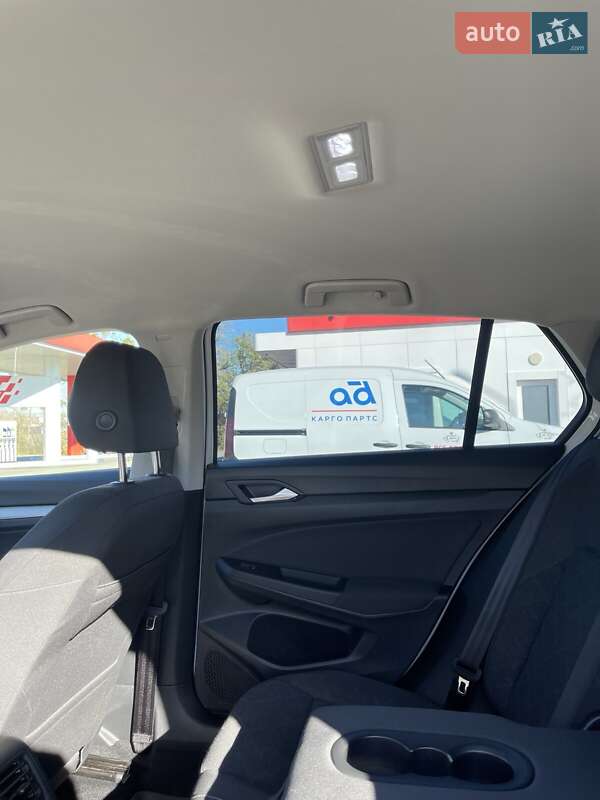 Хэтчбек Volkswagen Golf 2021 в Черновцах