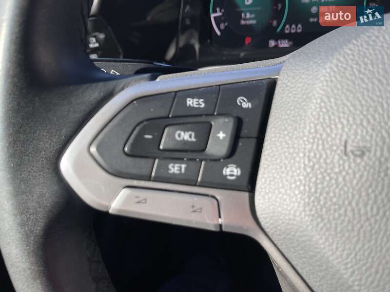 Хэтчбек Volkswagen Golf 2021 в Черновцах