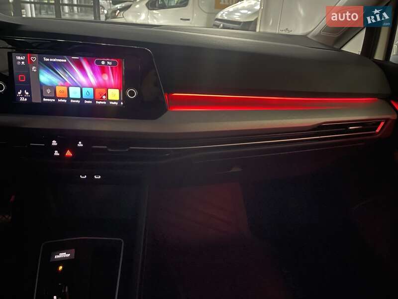 Хэтчбек Volkswagen Golf 2021 в Черновцах