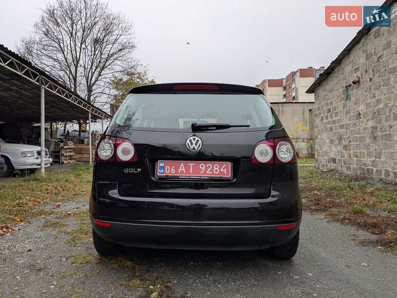 Хэтчбек Volkswagen Golf 2005 в Звягеле