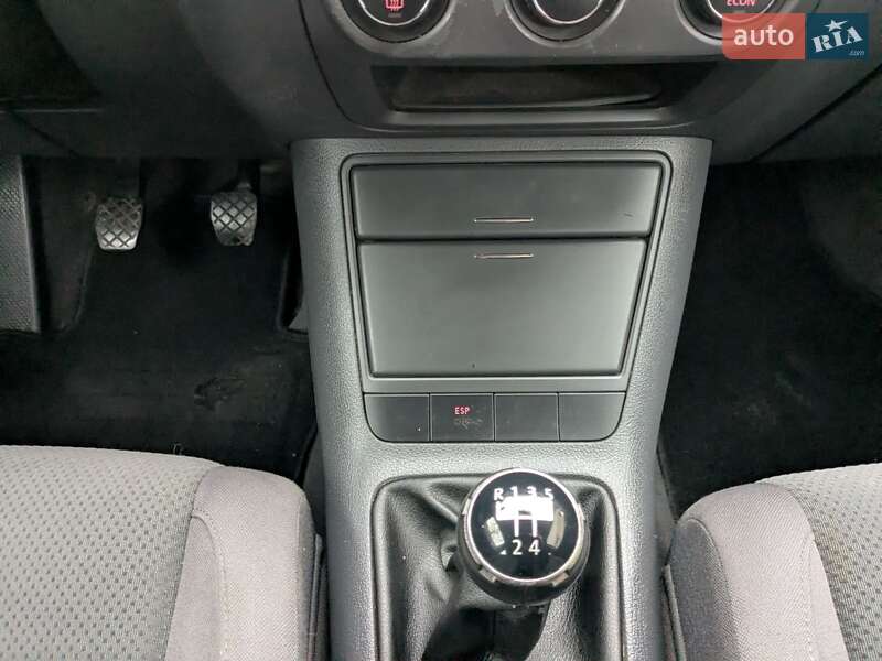 Хэтчбек Volkswagen Golf 2005 в Звягеле