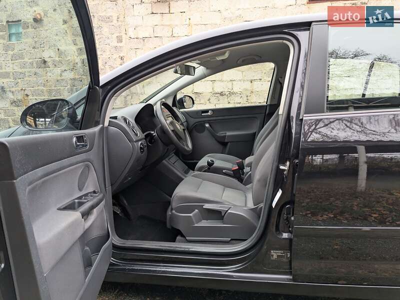 Хэтчбек Volkswagen Golf 2005 в Звягеле