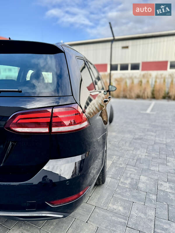 Универсал Volkswagen Golf 2017 в Луцке