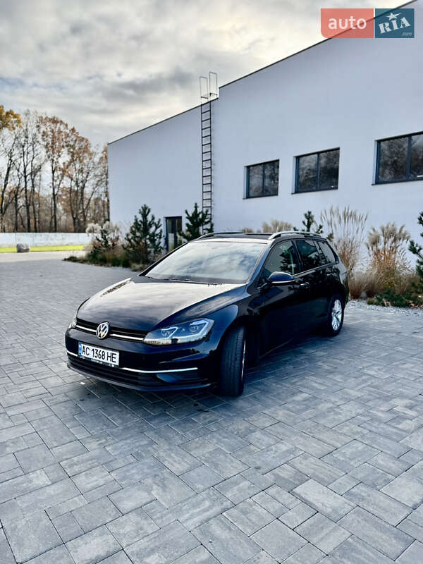 Универсал Volkswagen Golf 2017 в Луцке
