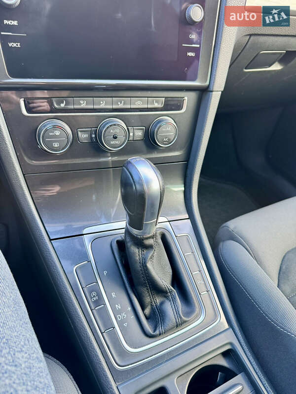 Универсал Volkswagen Golf 2017 в Луцке