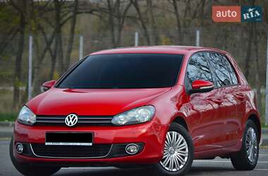 Хетчбек Volkswagen Golf 2010 в Дніпрі
