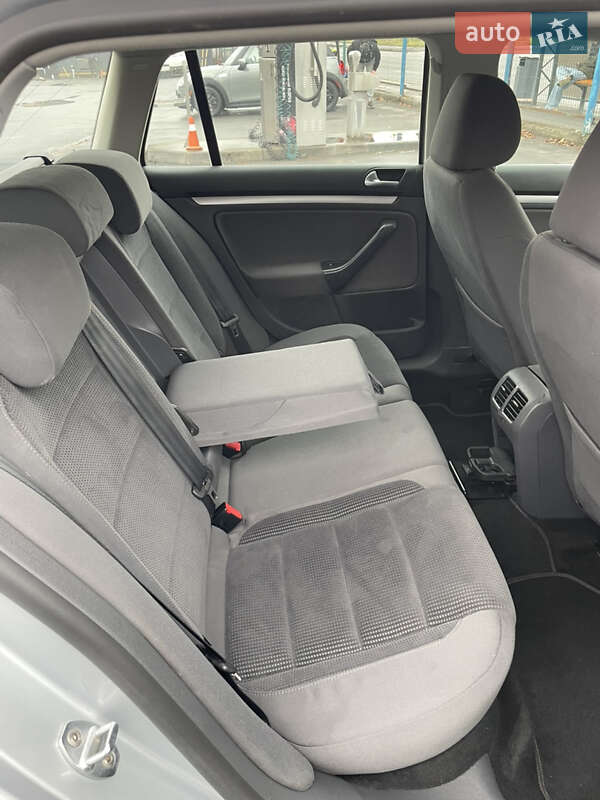 Универсал Volkswagen Golf 2009 в Виннице