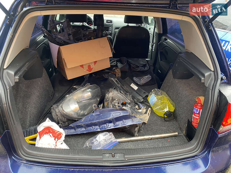 Хэтчбек Volkswagen Golf 2010 в Виннице