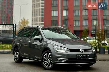 Універсал Volkswagen Golf 2017 в Києві