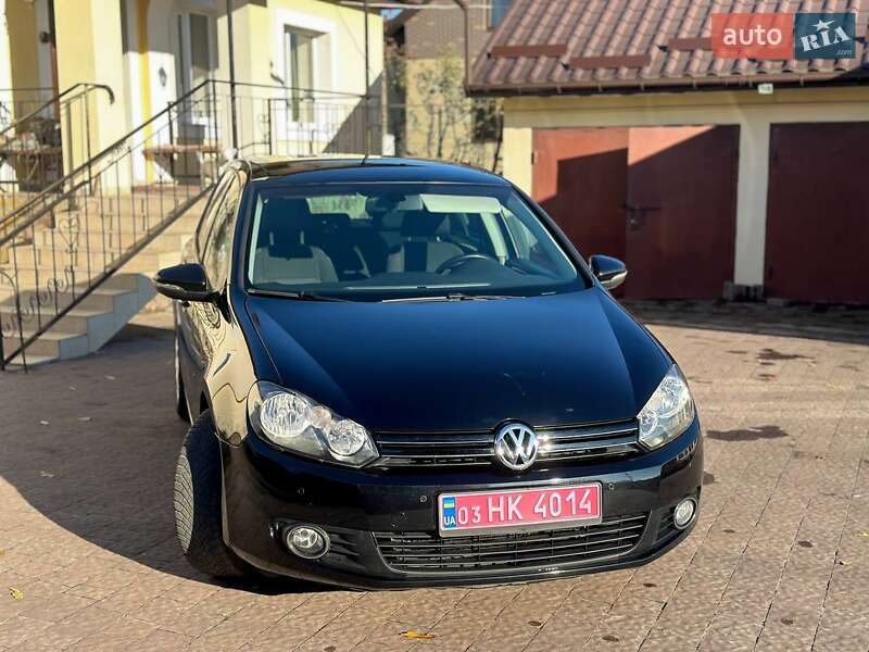 Хэтчбек Volkswagen Golf 2010 в Луцке
