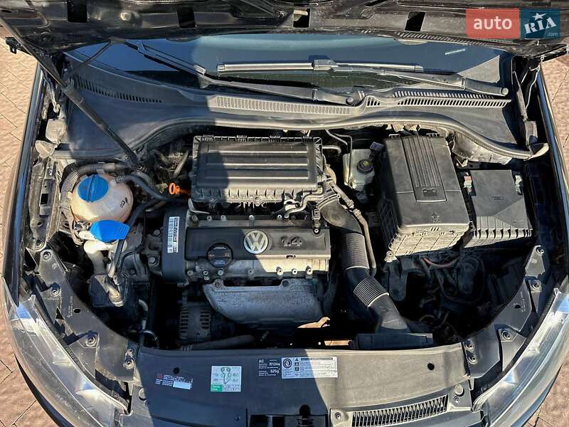 Хэтчбек Volkswagen Golf 2010 в Луцке